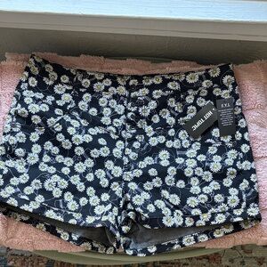 Vintage Blackheart 2000’s High Waisted Daisy Print shorts